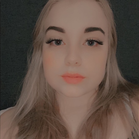 Meet your Posher, Hailey - Picture 1 of 1